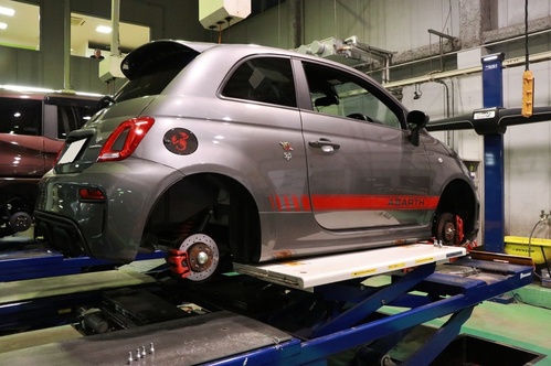 abarth595 ZE40 (20).JPG