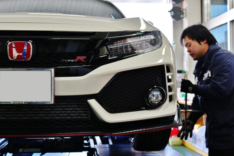 シビックＲ FK8のスタッドレス。ブレンボ×人気のウェッズスポーツを