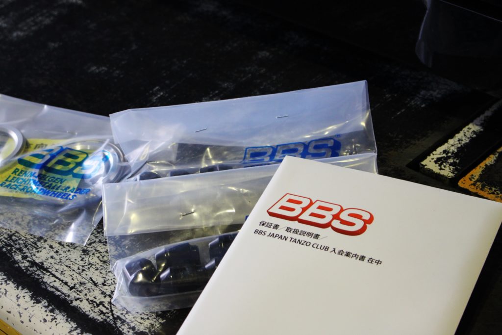 BBSでこんなにも色っぽく!? 30プリウス に BBS RF を大人の履きこなし