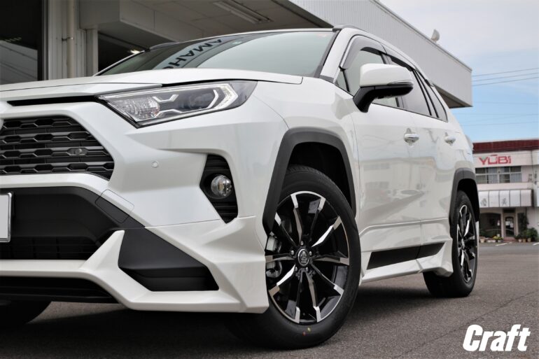 RAV4】オン・オフどちらも似合う！？RAYSフルクロスでRAV4の新しい ...