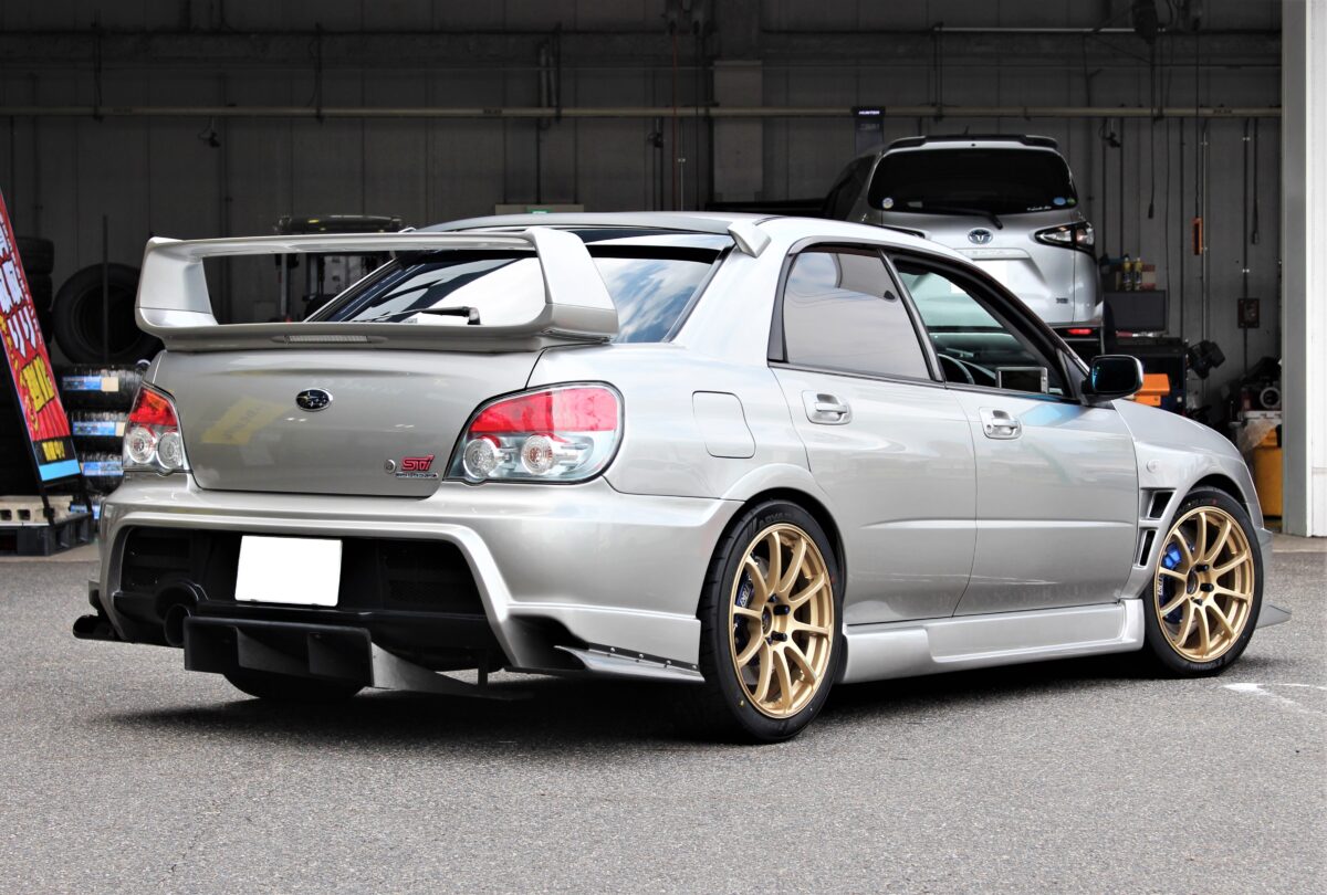 GDB インプレッサ WRX STI のタイヤ交換。ヨコハマ アドバン ネオバ