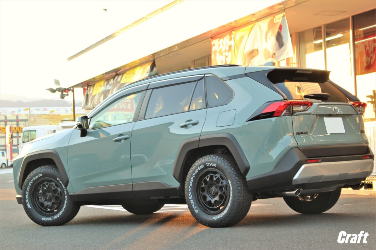 RAV4にマットブラックのデイトナM9を装着っ！！ | 厚木店 | 店舗ブログ