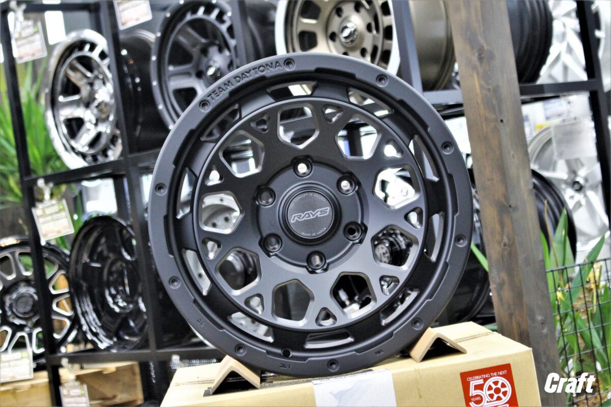 □ 入荷情報 RAYS DAYTONA M9 BLACK EDITION プラドやHILUXオーナー様