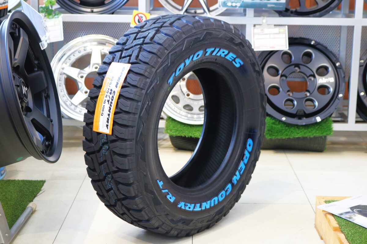 トーヨー　オープンカントリーRT　235/70R16