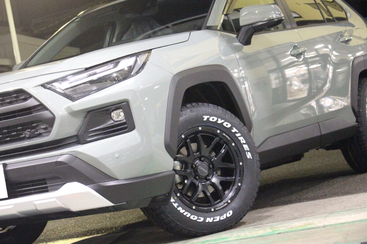 RAV4　オフロードカスタム　オフ系カスタム　RAYS　レイズ　DAYTONA　デイトナ　F6boost　F6ブースト　TOYO　トーヨー　オールテレーンタイヤ　AT3　M+S　スノーフレークマーク　